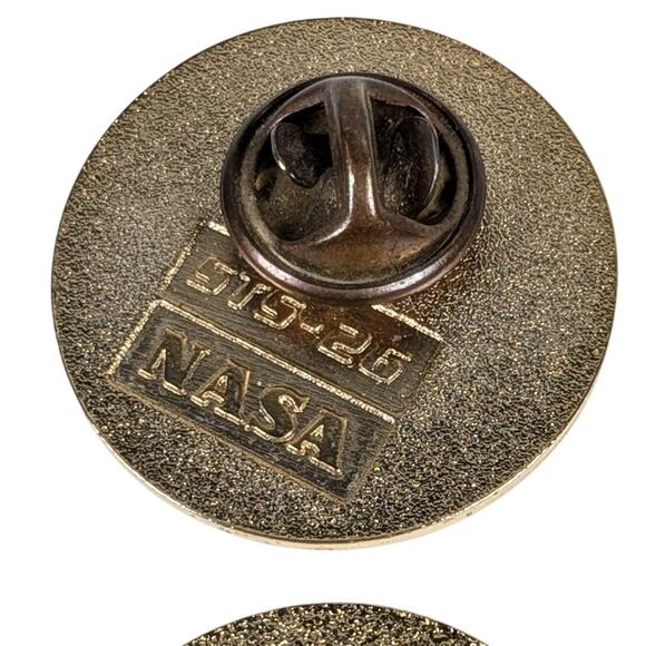 Vintage NASA Space Shuttle Apollo 13 STS-26 Discovery Lapel Hat Tac Pins Set - Picture 7 of 7